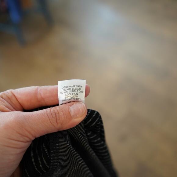 Ruti Top Womens Small Black Striped Vented High‎ Low SS Back Snap Button - Picture 14 of 14